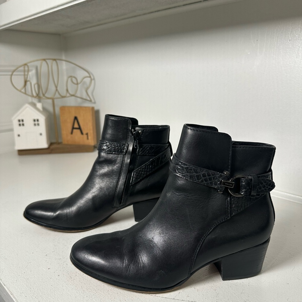 Coach Women’s 8B Black Leather Ankle Boots Buckle Strap Designer Booties